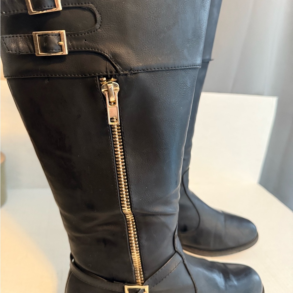 Black Faux-Leather Knee-High Boots Ladies Size 8W Gold Hardware - Picture 2 of 11